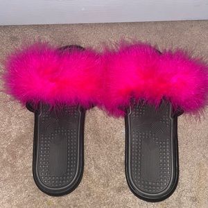 Fuzzy hot pink slides